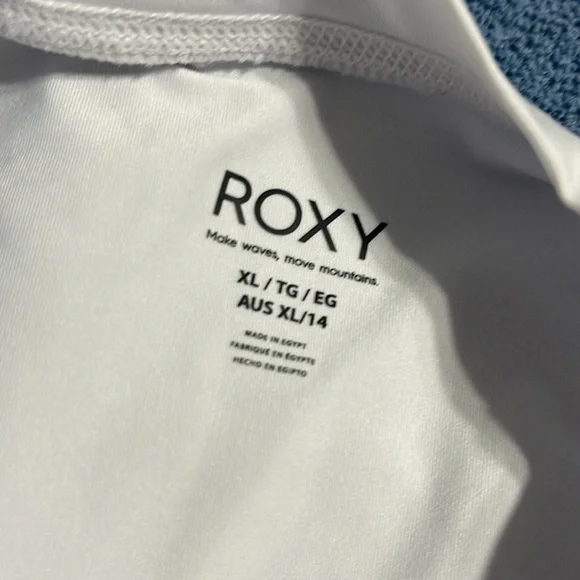 Roxy White and Black Rash Guard top - Picture 5 of 5